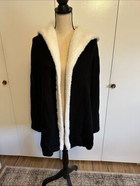 No Boundaries Black Open-Front Cardigan with Cream Sherpa Trim
